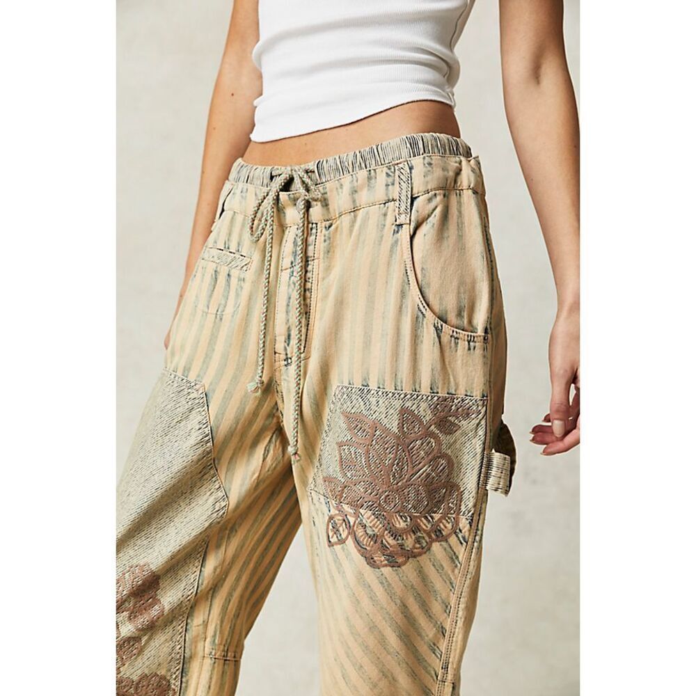 Free People Cheshire Low-Slung Boyfriend Embroidered Jeans Large L NEW - Picture 2 of 3